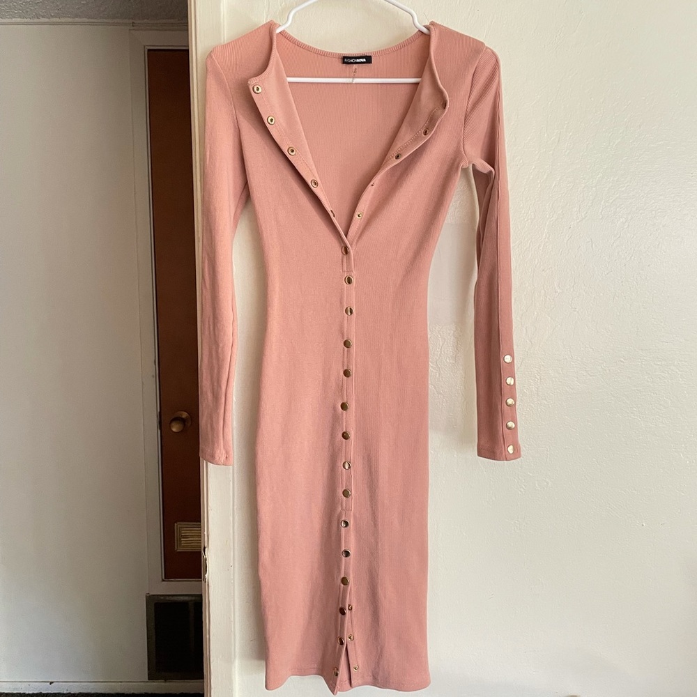 LIKE NEW sleeved dress